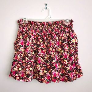 Skirt with elastic waist band